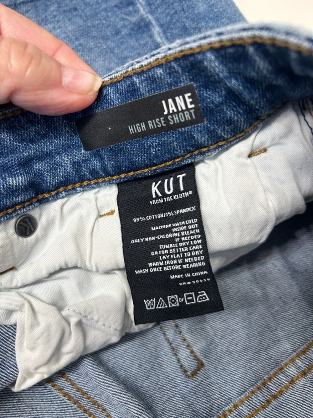 Kut From The Kloth High Rise Jane Denim Frayed Hem Shorts NWOT, 8 - Picture 4 of 10